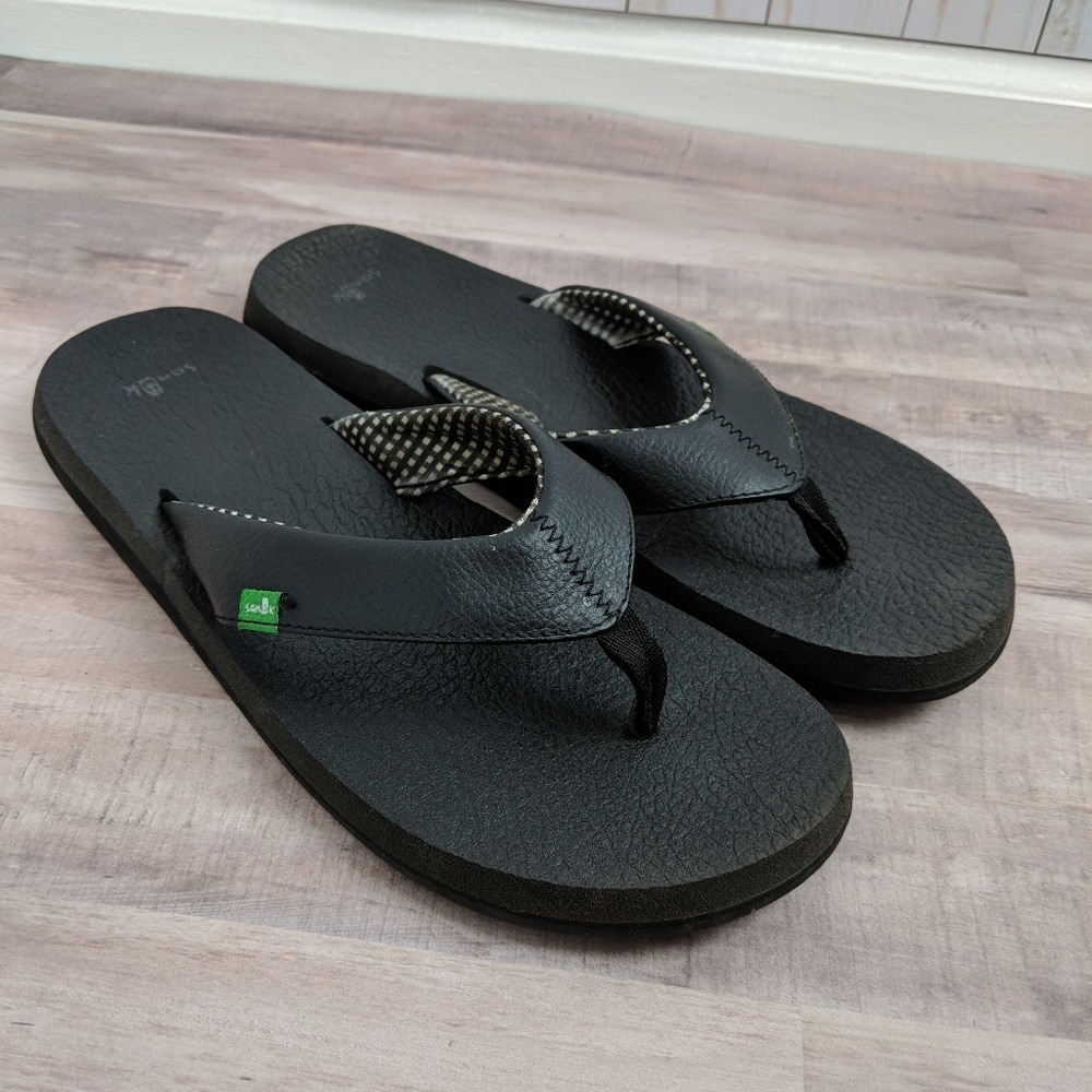 Sanuk Black Yoga Mat Tonal Flip Flops